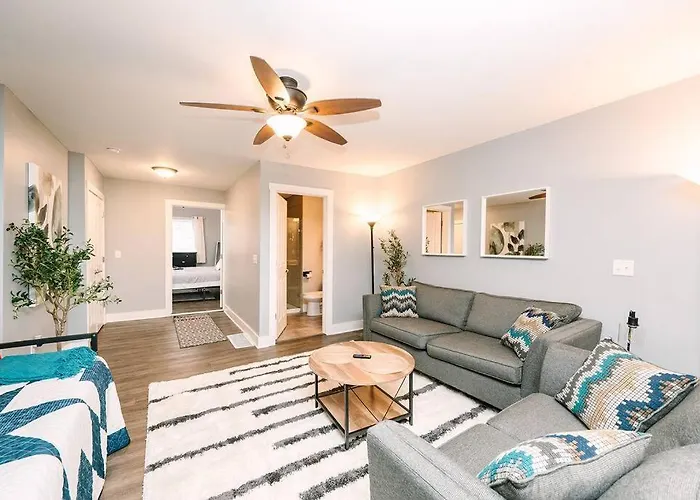 Parking Comfortable Suite